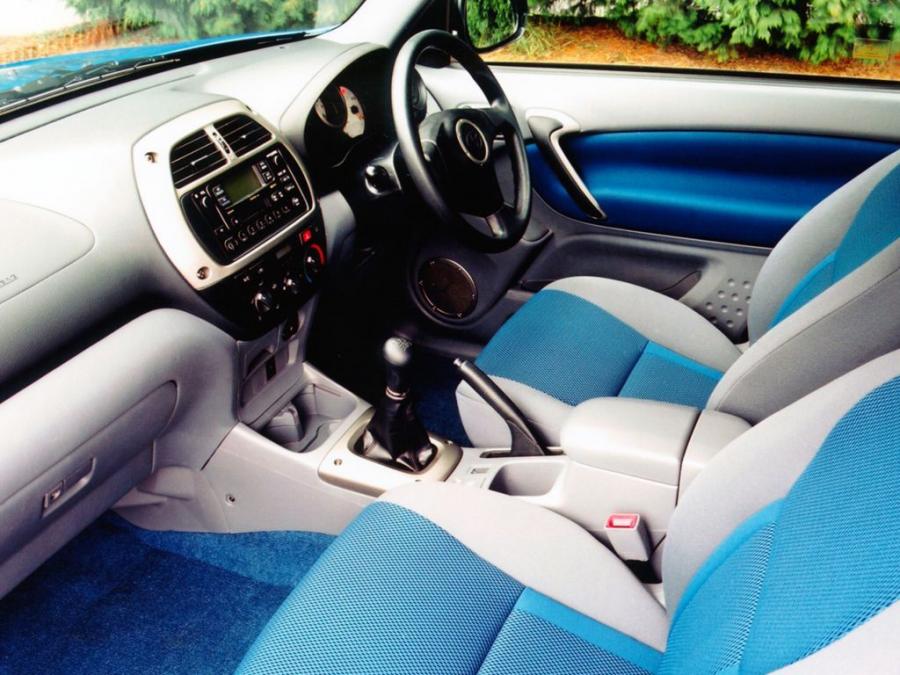 Toyota RAV4 3-Door 2000 года  (UK) (фото 4 из 6)